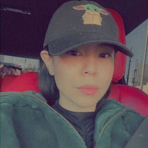 Meet your Posher, Roxana